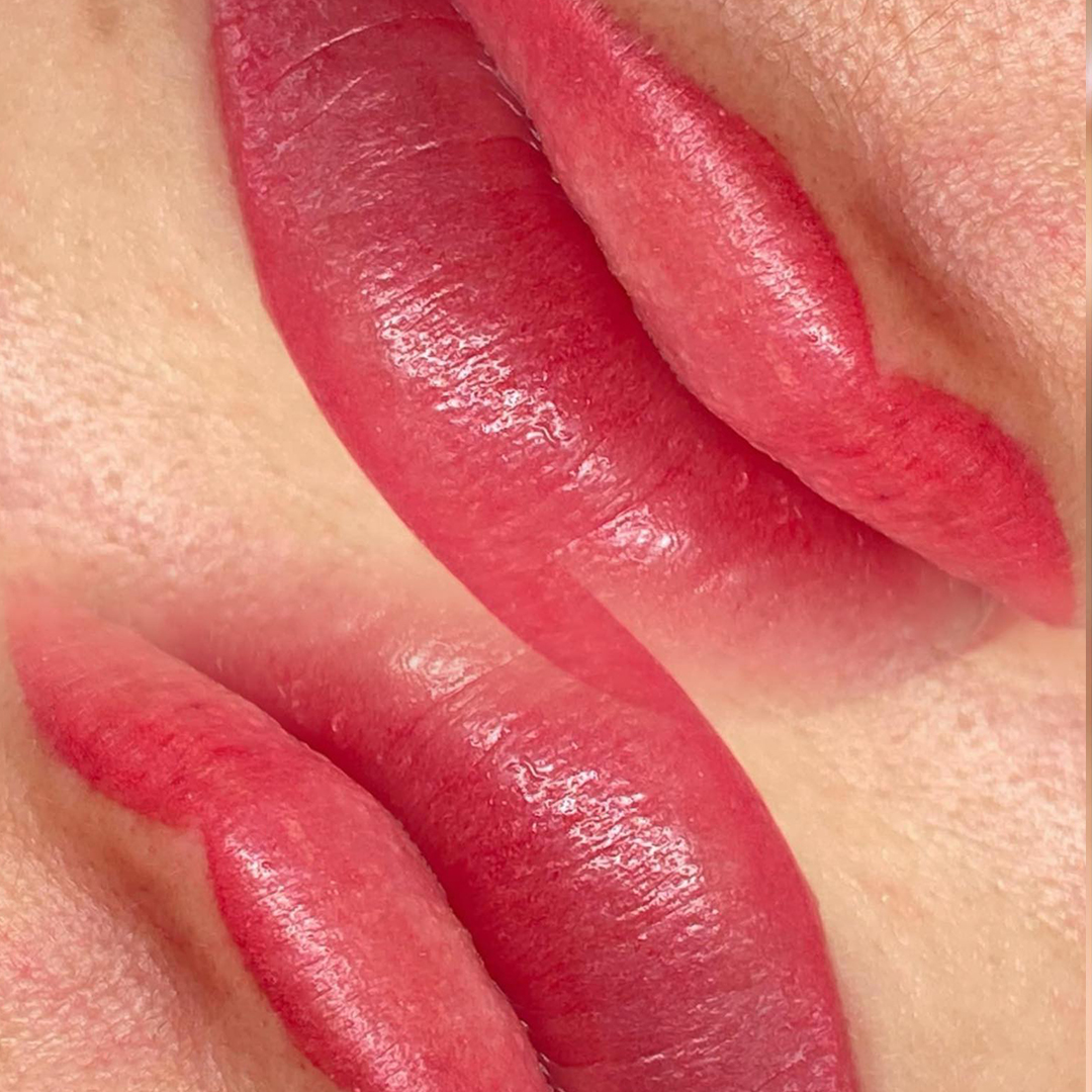 Karolina Wojtczak usta 1a makijaż permanentny ust w wykonaniu karoliny Wojtczak, pigment Liera Naturals Malwa